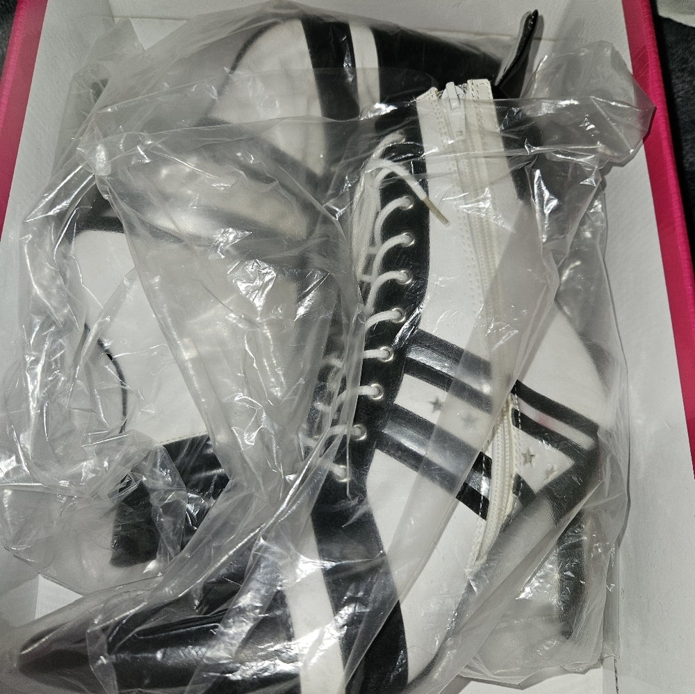Stelttos black white ankle boots size 7